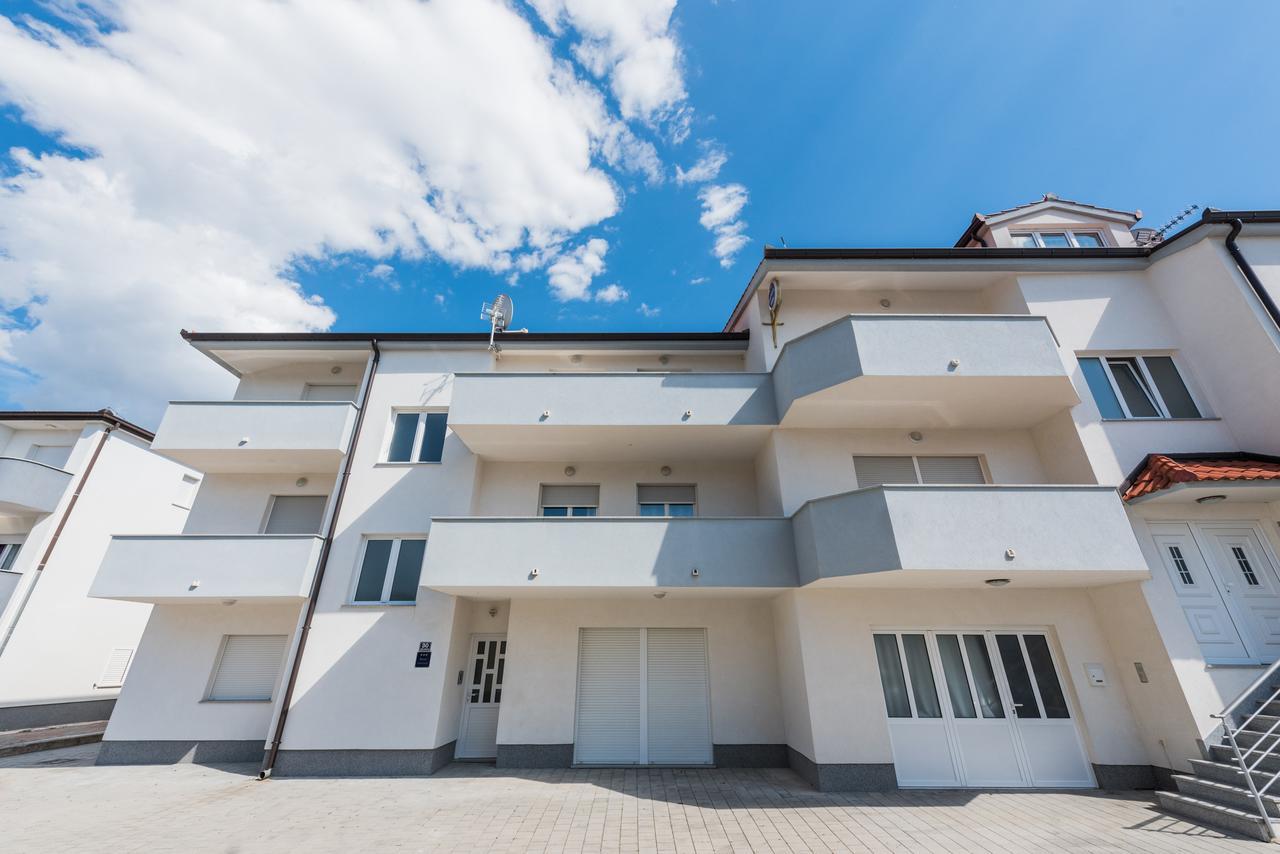 Apartments Marko โปดสตรานา ภายนอก รูปภาพ
